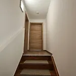 Cozy, New With 4 Beds Close To Lifts
