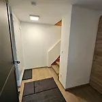 Cozy, New With 4 Beds Close To Lifts 아파트