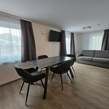 Cozy, New With 4 Beds Close To Lifts Apartamento