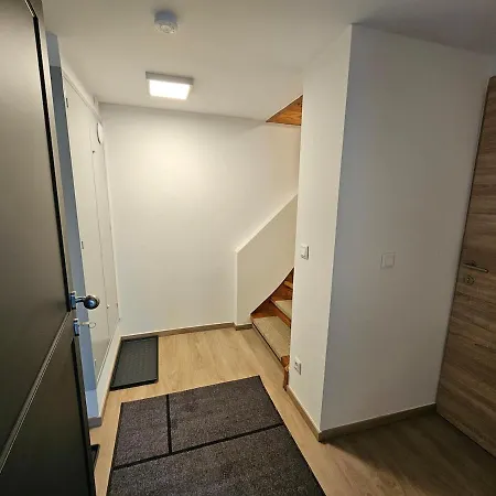 Cozy, New With 4 Beds Close To Lifts Apartamento