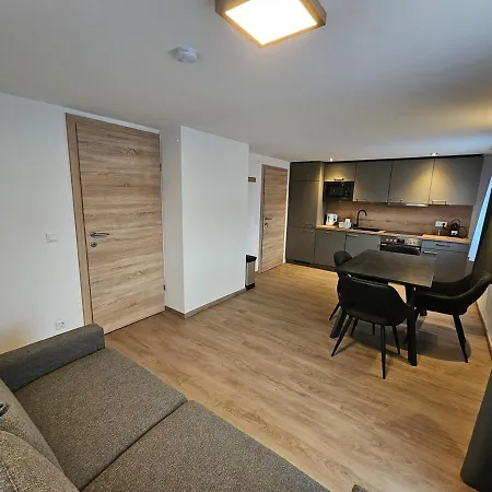 Cozy, New With 4 Beds Close To Lifts Apartamento Assachberg