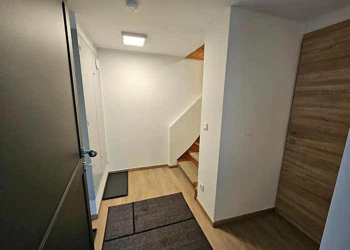 Cozy, New With 4 Beds Close To Lifts شقة